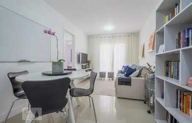 Imagem: O apartamento possui 2 Dormitórios, 1 Banheiro, 1 Vaga na garagem