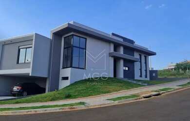 Imagem: A casa em condomínio possui 3 Dormitórios, 4 Banheiros, 2