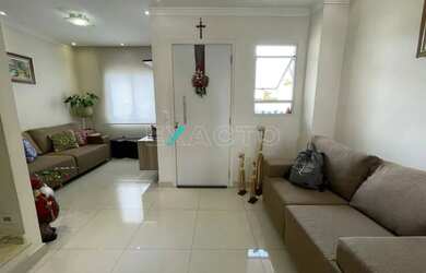 Imagem: A casa em condomínio possui 3 Dormitórios, 3 Banheiros, 2