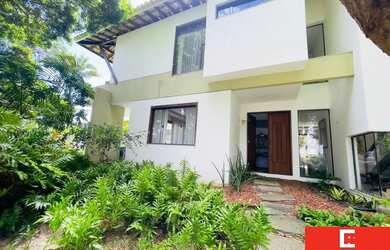 Imagem: A casa possui 4 Dormitórios, 5 Banheiros, 1 Vaga na garagem