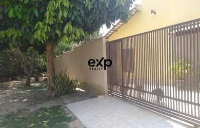 Imagem: A casa possui 3 Dormitórios, 3 Banheiros, 5 Vagas na garagem