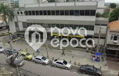 Imagem: O depósito possui 1 Vaga na garagem, 200m² de Área e está