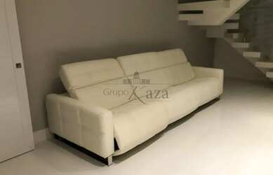 Imagem: A casa possui 3 Dormitórios, 3 Banheiros, 2 Vagas na garagem