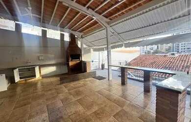 Imagem: A casa possui 4 Dormitórios, 4 Banheiros, 2 Vagas na garagem