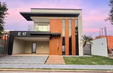 Imagem: A casa em condomínio possui 4 Dormitórios, 5 Banheiros, 4