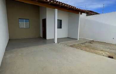 Imagem: A casa à venda possui 2 Dormitórios, 1 Banheiro, 1 Vaga na