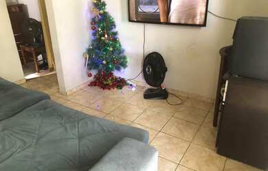 Imagem: A casa possui 1 Dormitório, 1 Banheiro e está localizado