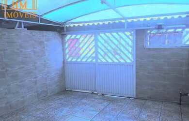 Imagem: A casa possui 3 Dormitórios, 3 Banheiros, 2 Vagas na garagem