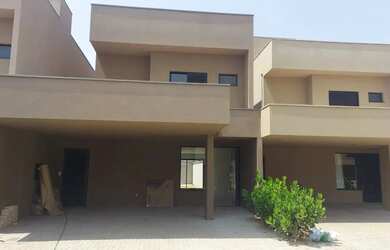 Imagem: A casa em condomínio possui 3 Dormitórios, 3 Banheiros, 2