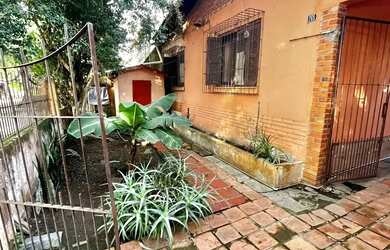 Imagem 3: Casa na Rua Marista, Partenon, com 11,00 de frente por 23,00 de frente...