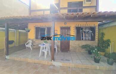 Imagem: A casa possui 2 Dormitórios, 2 Banheiros, 2 Vagas na garagem