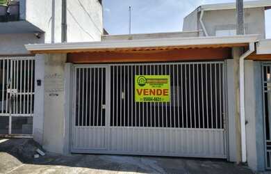 Imagem: A casa à venda possui 2 Dormitórios, 2 Banheiros, 2 Vagas