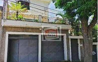 Imagem: A casa possui 3 Dormitórios, 2 Banheiros, 4 Vagas na garagem