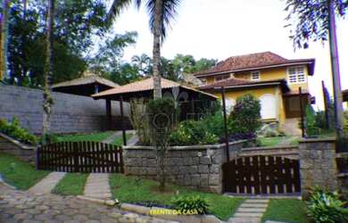 Imagem: A casa em condomínio possui 4 Dormitórios, 5 Banheiros, 5