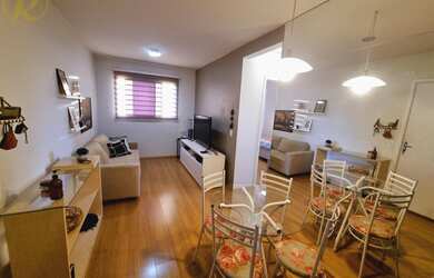 Imagem: O apartamento possui 2 Dormitórios, 1 Banheiro, 1 Vaga na garagem