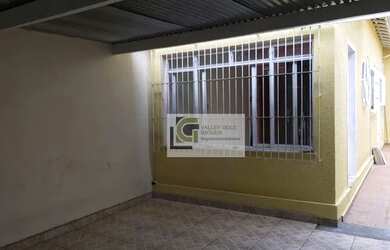 Imagem: A casa possui 2 Dormitórios, 2 Banheiros, 2 Vagas na garagem