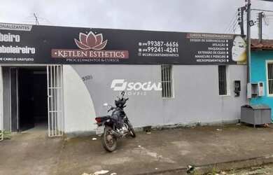 Imagem: O depósito possui 2 Vagas na garagem, 250m² de Área e está