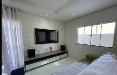 Imagem: A casa possui 2 Dormitórios, 2 Banheiros, 1 Vaga na garagem