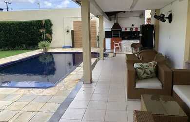 Imagem: A casa em condomínio possui 4 Dormitórios, 3 Banheiros, 5