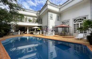 Imagem: A casa em condomínio possui 5 Dormitórios, 5 Banheiros, 4