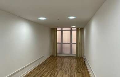 Imagem: O depósito possui 1 Vaga na garagem e 40m² de Área e está