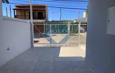 Imagem: A casa possui 2 Dormitórios, 1 Banheiro, 2 Vagas na garagem