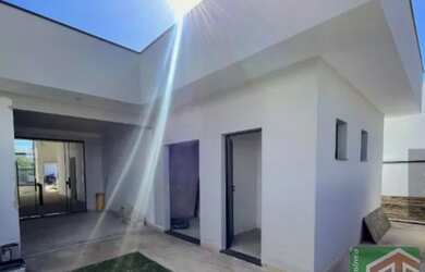 Imagem: A casa em condomínio possui 3 Dormitórios, 2 Banheiros, 4