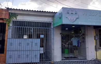 Imagem: A casa possui 2 Dormitórios, 1 Banheiro, 1 Vaga na garagem