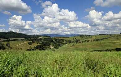 Imagem: O terreno possui 700m² de Área e está localizado em Jardim