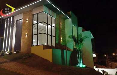 Imagem: A casa em condomínio possui 3 Dormitórios, 3 Banheiros, 5