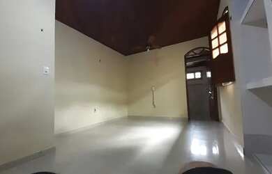 Imagem: A casa possui 3 Dormitórios, 3 Banheiros, 2 Vagas na garagem