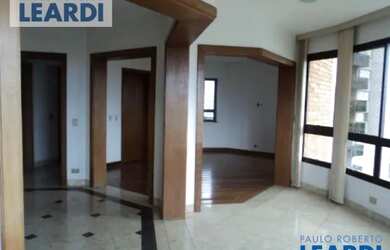 Imagem: O apartamento possui 4 Dormitórios, 5 Banheiros, 4 Vagas na