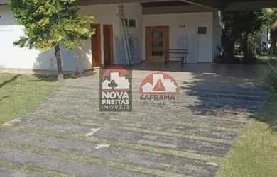 Imagem: A casa possui 4 Dormitórios, 5 Banheiros, 5 Vagas na garagem