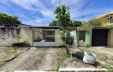 Imagem: A casa possui 2 Dormitórios, 1 Banheiro, 1 Vaga na garagem