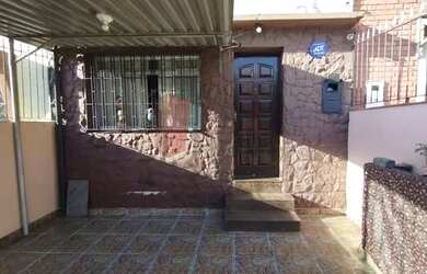 Imagem: A casa possui 3 Dormitórios, 3 Banheiros, 1 Vaga na garagem