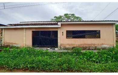 Imagem: A casa possui 2 Dormitórios, 1 Banheiro, 96m² de Área, Varanda