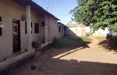 Imagem 5: Lote com 3 casas no Condomínio Cachoeira, Urgente, 119.000
