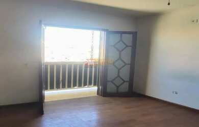 Imagem: A casa possui 3 Dormitórios, 5 Banheiros, 5 Vagas na garagem