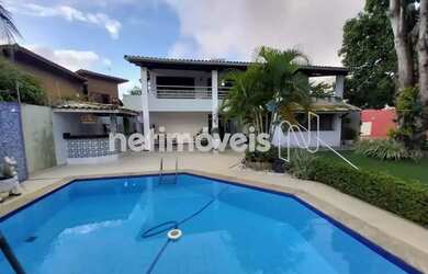 Imagem: A casa em condomínio e possui 5 Dormitórios, Suítes, 5 Banheiros