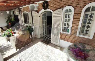 Imagem: A casa possui 2 Dormitórios, 1 Banheiro, 124m² de Área, Imóvel