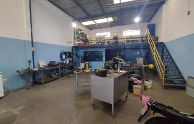 Imagem 4: Galpão / Barracão para Venda em Rio Claro, Jardim Santa Clara 2, 1 banheiro