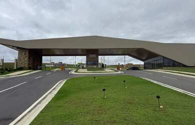 Imagem: O terreno possui 260m² de Área e está localizado em Senador