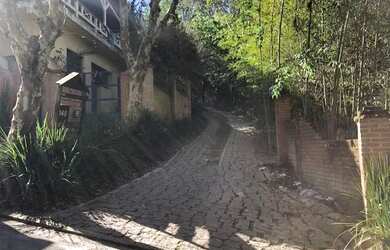 Imagem: O terreno possui 1000m² de Área e está localizado em Santo