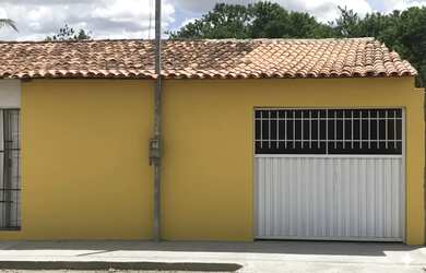 Imagem: A casa possui 1 Dormitório, 1 Banheiro, 2 Vagas na garagem