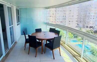 Imagem: O apartamento possui 3 Dormitórios, 4 Banheiros, 2 Vagas na