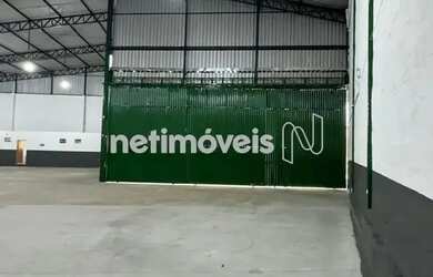 Imagem: O depósito possui 5 Vagas na garagem e 1400m² de Área e está