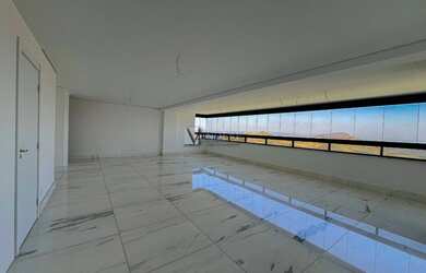 Imagem: O apartamento possui 4 Dormitórios, 5 Banheiros, 4 Vagas na