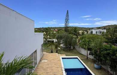 Imagem: A casa em condomínio possui 4 Dormitórios, 4 Banheiros, 5