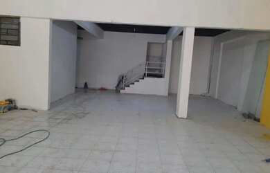 Imagem: O depósito possui 3 Vagas na garagem, 500m² de Área e Imóvel