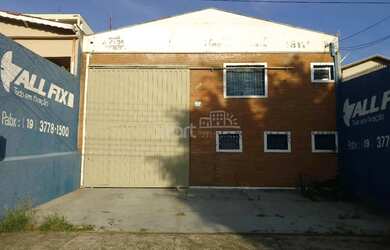 Imagem: O depósito possui 3 Vagas na garagem e 230m² de Área e está